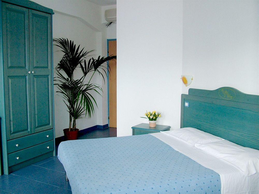 Aparthotel Oasi Azzurra Mesina Exterior foto