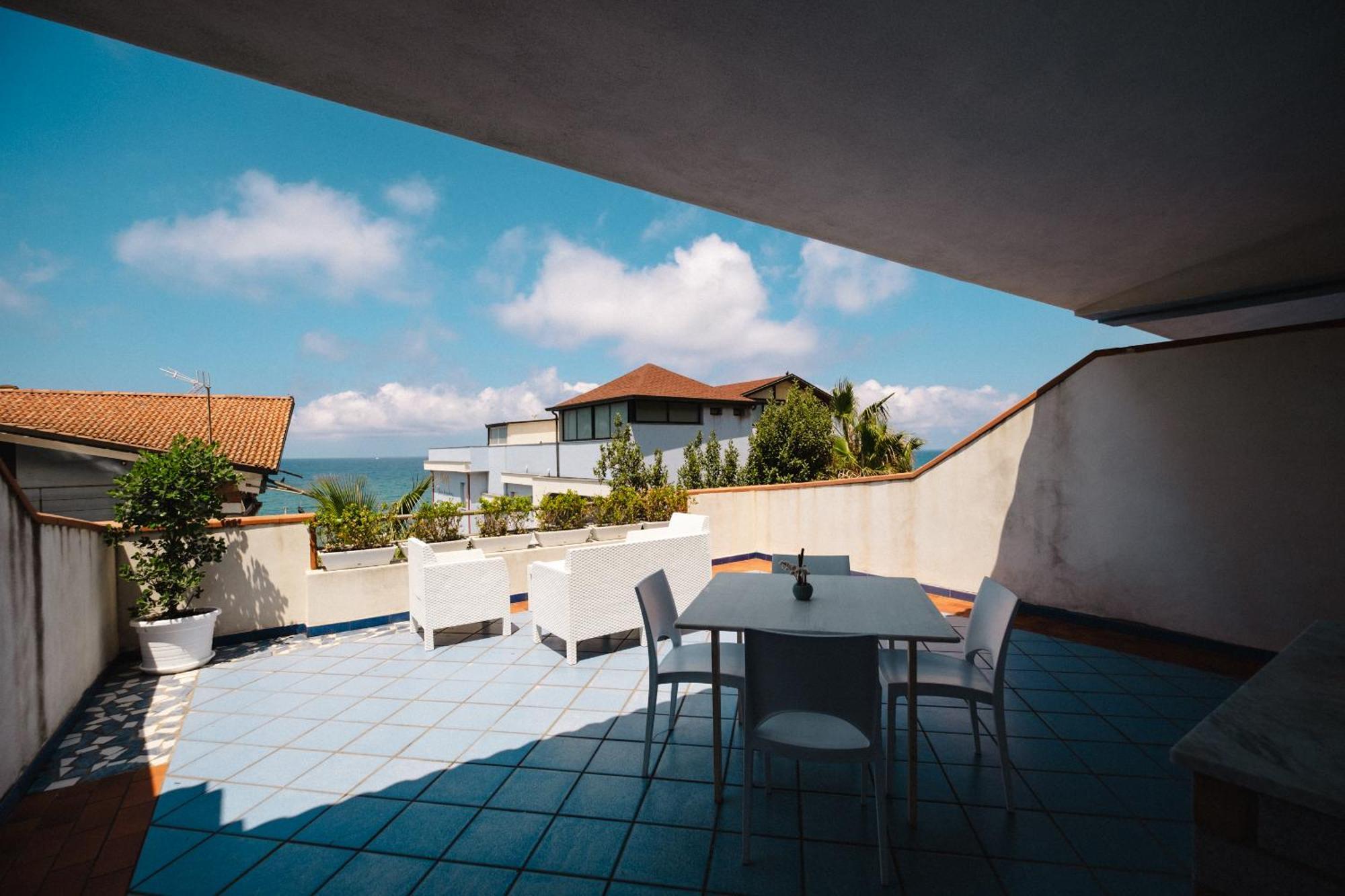 Aparthotel Oasi Azzurra Mesina Exterior foto