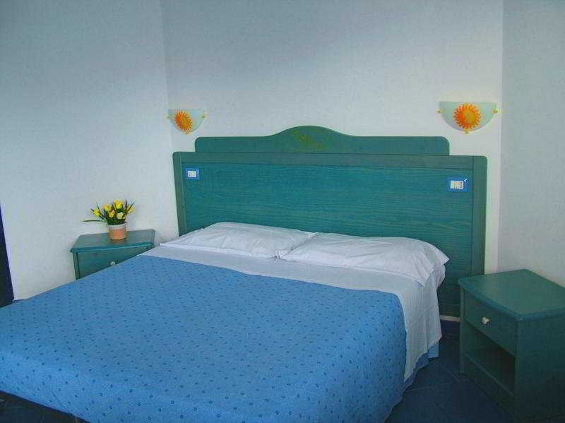 Aparthotel Oasi Azzurra Mesina Exterior foto