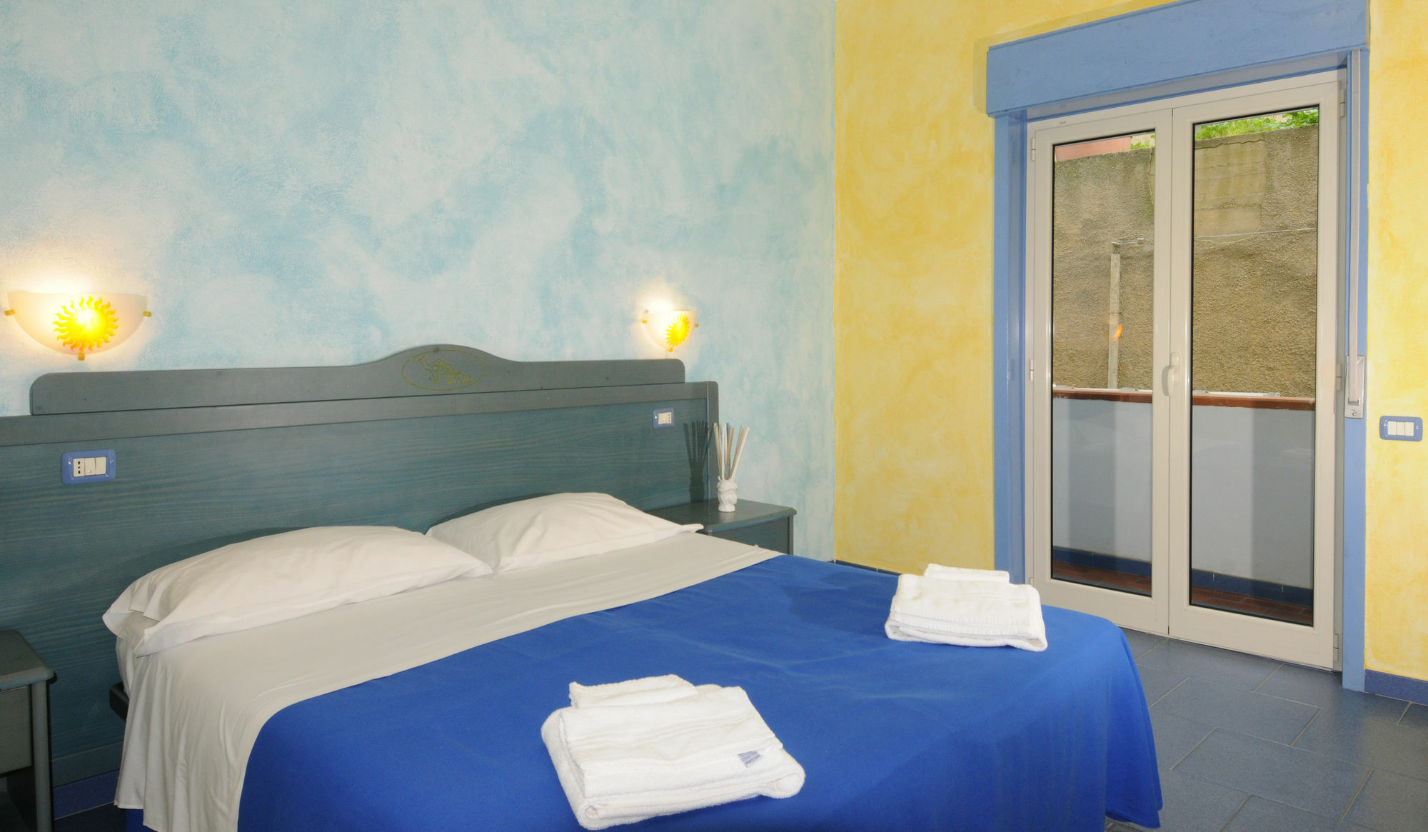 Aparthotel Oasi Azzurra Mesina Exterior foto